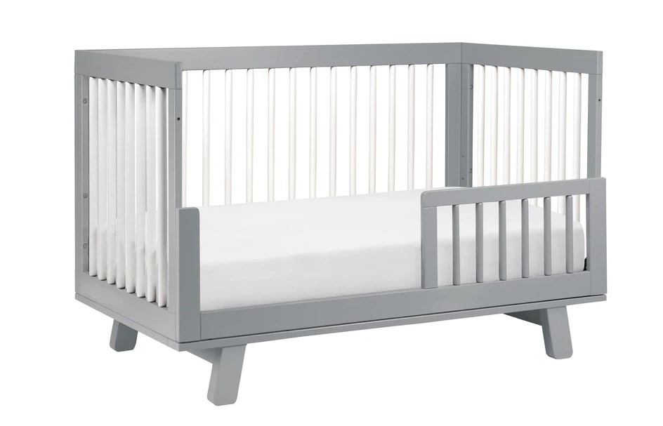Wooden Crib Bed in Solid wood